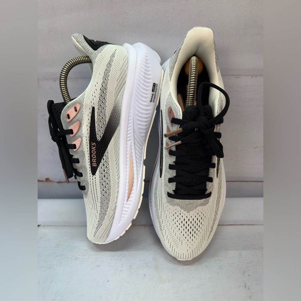 Brooks Ghost 17 Women’s 9.5 D Running Shoes White Black Rose Gold Cushioned NEW - Picture 9 of 14
